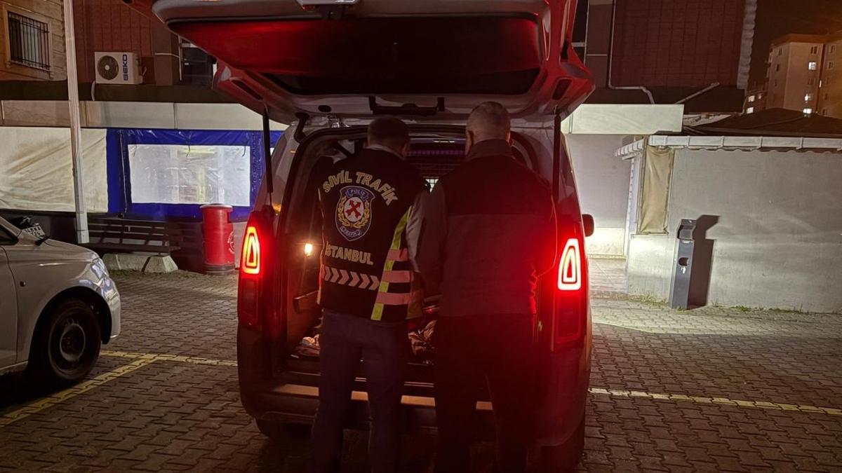 Ambulansla tart��mak pahal�ya patlad�: Polis g�z�n�n ya��na bakmad�