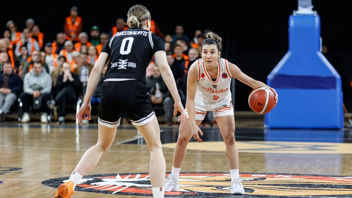 Asena Yal��n: �BK Mersin'e kupan�n �ok yak��aca��n� d���n�yorum