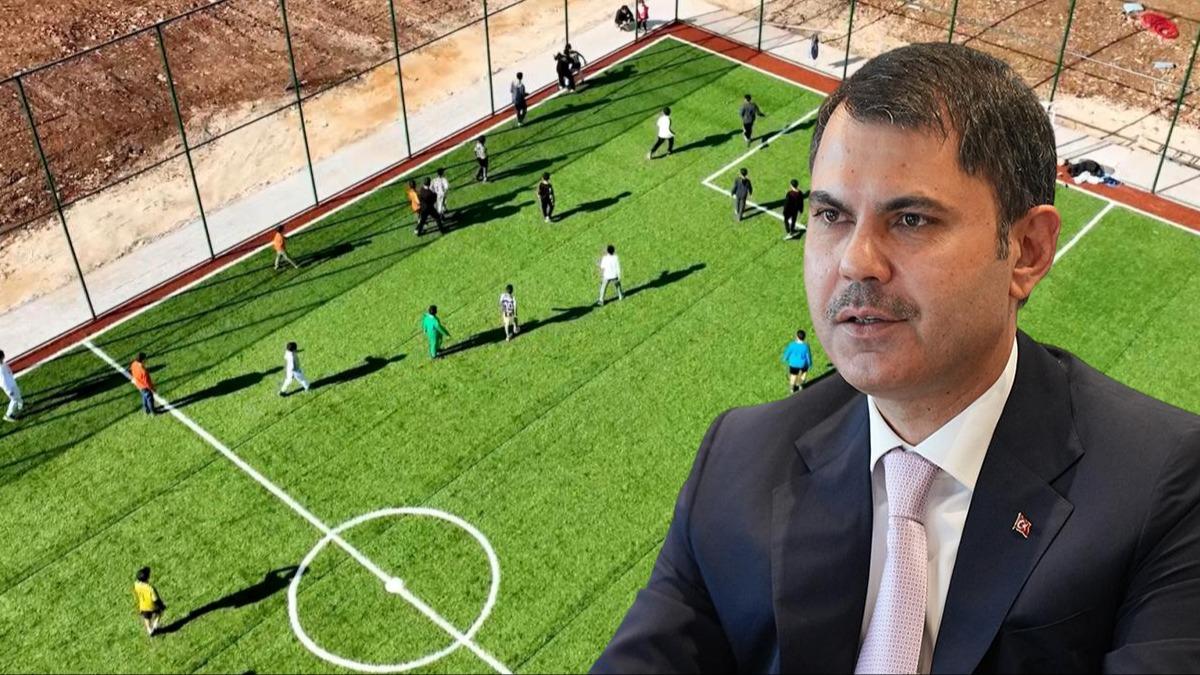 Bakan Kurum verdi�i s�z� tuttu: �ocuklara hal� saha hediyesi