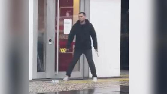 Alt�ndan saplant�l� a�k deh�eti ��kt�