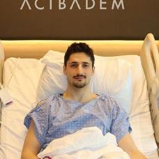 Be�ikta� GA�N'de Emir Ad�g�zel ameliyat edildi