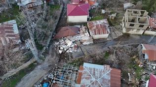 Mersin'deki heyelana yak�n takip: Onlarca evin hasar g�rd��� tespit edildi