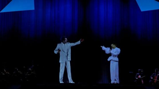 T�rk Telekom'un 5G teknolojisi M�sl�m G�rses'i sahneye ta��d�