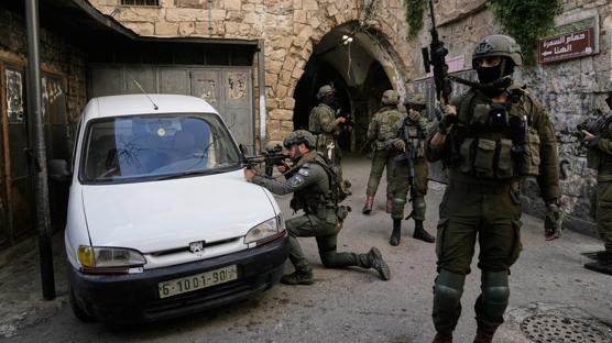 Do�u Kud�s ve Bat� �eria'da i�galci �srail zulm�: �dam yasas�n� protesto eden Filistinlilere sald�r�