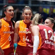 Galatasaray avantaj� kapt�! Finalin ilk ma��nda kritik galibiyet