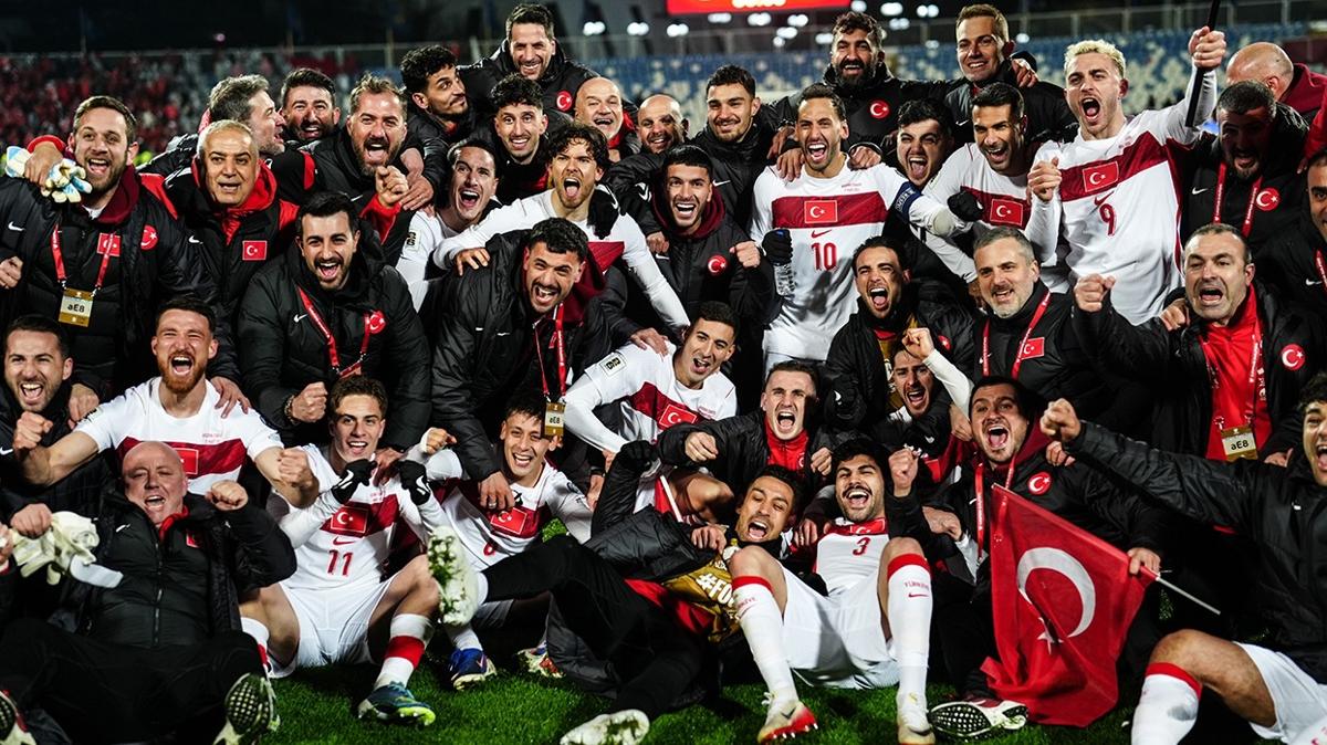 Millilere tebrik mesajlar� pe� pe�e geldi