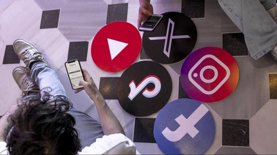 Sosyal medyada 15 ya� alt�na k�s�tlama