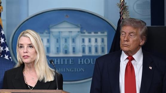 ABD'de Epstein gerilimi! Adalet Bakanl��� koltu�u sallant�da