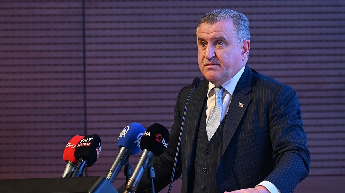 Bakan Bak: A Milli Tak�m�m�z, D�nya Kupas�'nda iyi i�ler yapacak