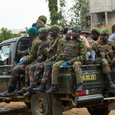 Burundi'de ordu deposunda feci patlama: �l� ve yaral�lar var