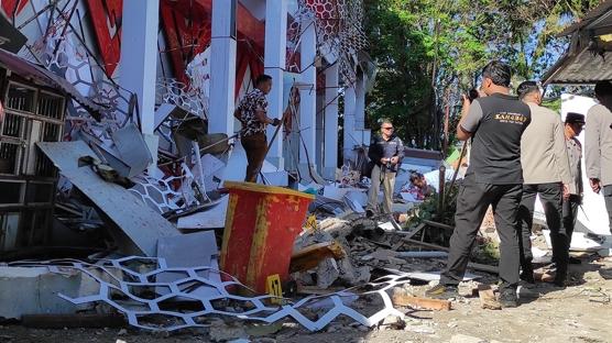 G�neydo�u Asya �lkesinde 7,4 b�y�kl���nde deprem