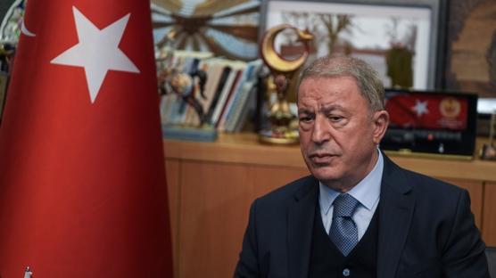 Hulusi Akar'dan Rum kesimine net uyar�: Risk al�yorlar!