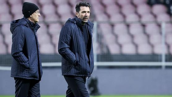 �talya'da bir ayr�l�k daha: Gianluigi Buffon g�revini b�rakt�