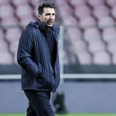 �talya'da bir ayr�l�k daha: Gianluigi Buffon g�revini b�rakt�
