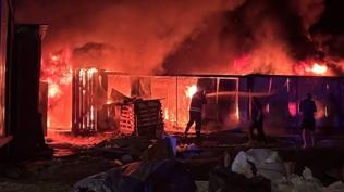 Korku dolu anlar! ���i konteynerlerinde yang�n