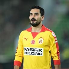 �lkay G�ndo�an, K�resel Futbol ��letme Y�netimi diplomas� ald�