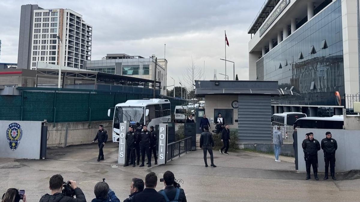 Yolsuzluk operasyonunda yeni geli�me... CHP'li Bozbey dahil 57 ki�i adliyede