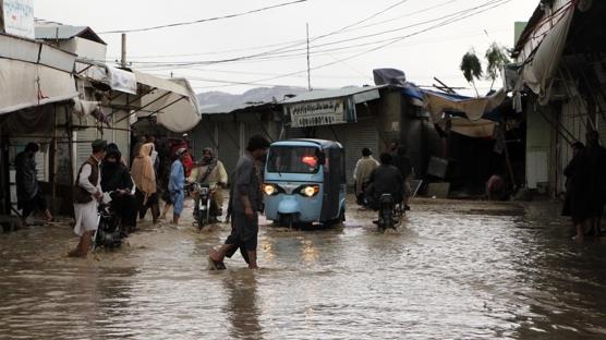 Afganistan'da sel facias�: Can kayb� 77'ye y�kseldi