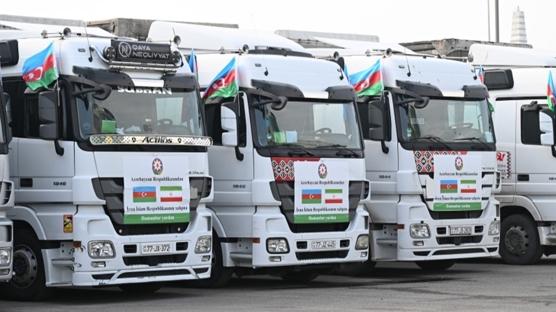 Aliyev'in talimatıyla 3. sevkiyat: Azerbaycan'dan İran'a 10 tırlık insani destek