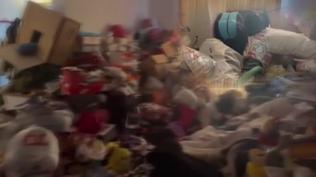 Avcılar'da 'çöp bina' operasyonu! 4 daireden 3 kamyon atık çıktı