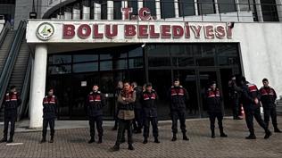 Soru�turmada yeni dalga! Bolu Belediyesi didik didik arand�: 3 g�zalt� karar� daha