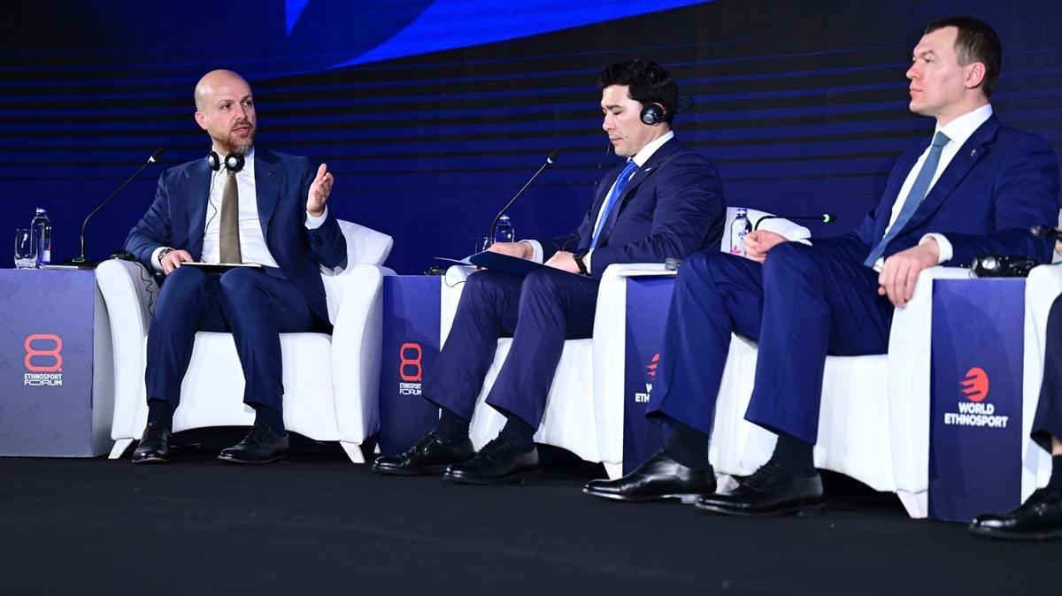 Bilal Erdo�an: Sporun tekrar diyalog ve bar��a vesile olmas�n� umut ediyorum