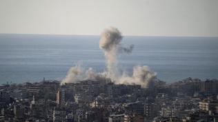 İşgalci İsrail Beyrut'a yine bomba yağdırdı