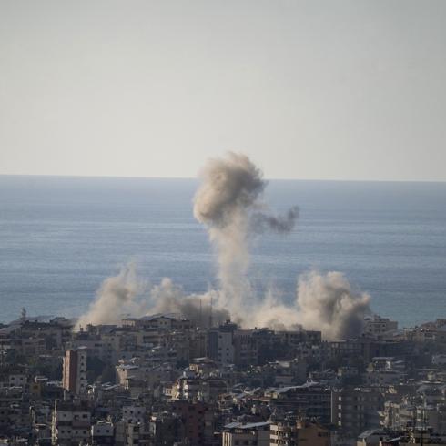 İşgalci İsrail Beyrut'a yine bomba yağdırdı