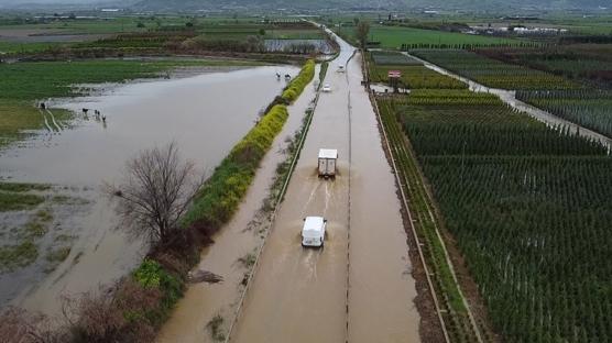 �zmir'de sa�anak yine kabus oldu