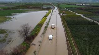 �zmir'de sa�anak yine kabus oldu