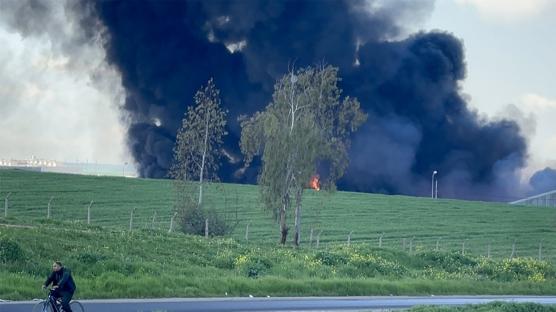 Musul'da g�da deposuna hava sald�r�s�! Tamam� zarar g�rd�