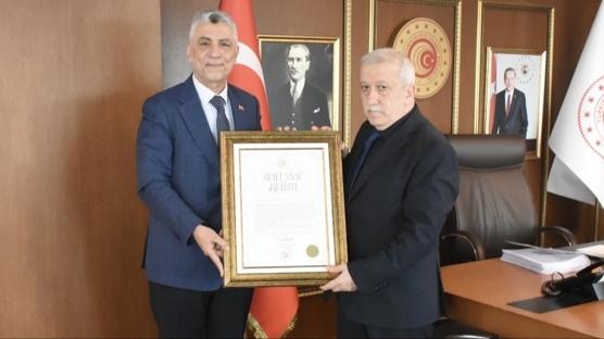 Pakistanl� aileden Kurtulu� Sava��'n� gerek�e g�stererek �cret almam��t�! Tahtakale esnaf� Y�lmaz'a 