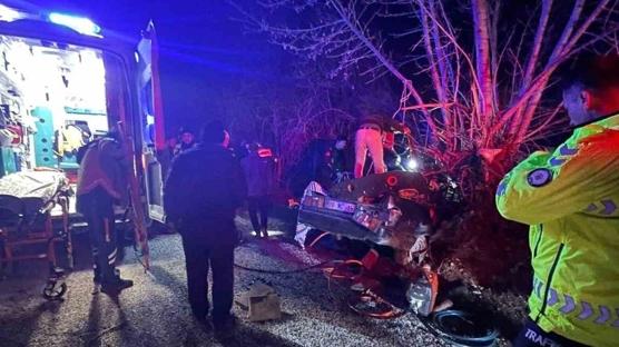 Antalya'da feci kaza: 2 ki�i hayat�n� kaybetti