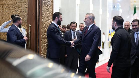 �ara ve Zelenski ile g�r��t�