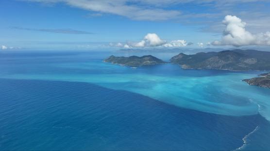 Fethiye'de ya��� sonras� �l�deniz turkuaza b�r�nd�: E�siz manzara havadan g�r�nt�lendi