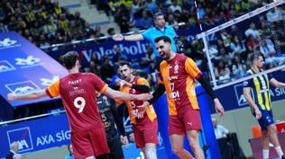 Galatasaray, Fenerbah�e'yi ge�ip finale ��kt�