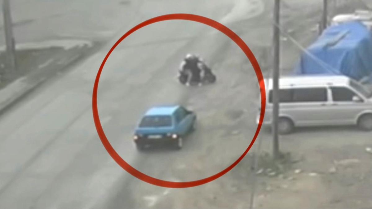 Geri manevra faciaya d�n��t�: �nce sollad�, sonra geri d�n�p �arpt�