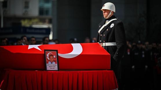 G�nlerdir ya�am sava�� veriyordu: �ehit polis Se�kin Yal��n son yolculu�una u�urland�