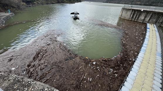 Her damla i�in m�cadele ediliyor: Yuvac�k Baraj�`nda dev temizlik