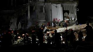 İran İsrail'i vurdu! Hayfa'da enkaz altından cesetler çıkarılıyor