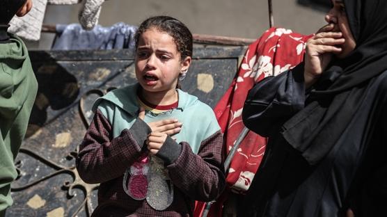 �srail'den yard�m konvoyuna al�ak sald�r�! DS� arac�n� vurdular