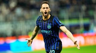 İtalya Hakan'ın golünü konuşuyor