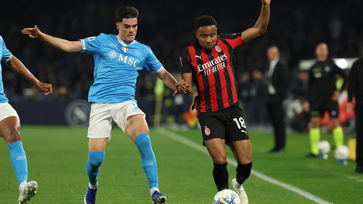 Napoli, Milan'� tek golle ge�ti