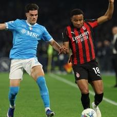 Napoli, Milan'� tek golle ge�ti