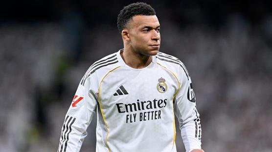 Real Madrid taraftar�ndan dikkat �eken Mbappe tepkisi