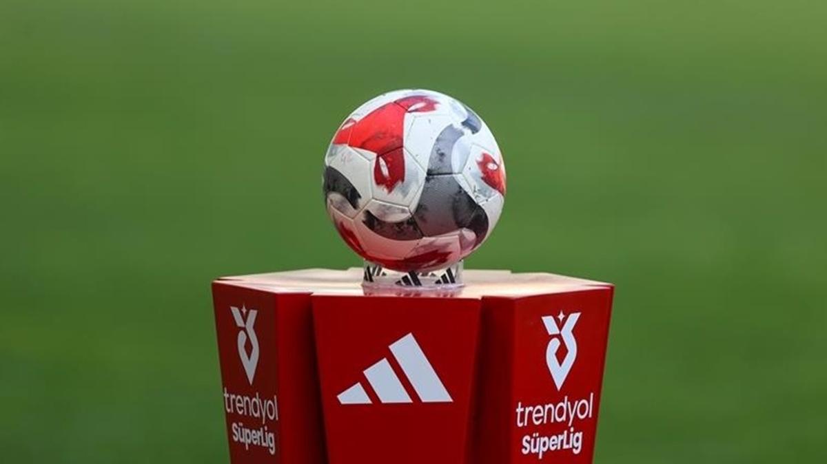 S�per Lig'de zirve yar��� k�z��t�!