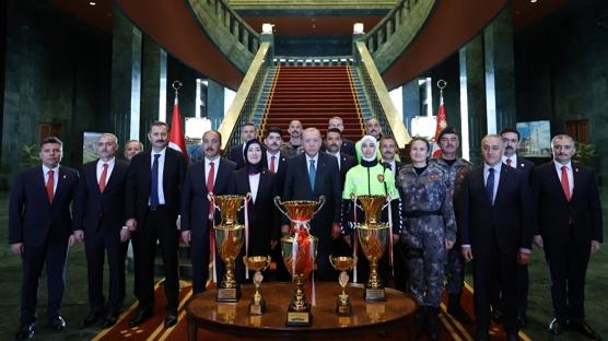 Türk Polis Teşkilatı'ndan Cumhurbaşkanı Erdoğan'a sürpriz