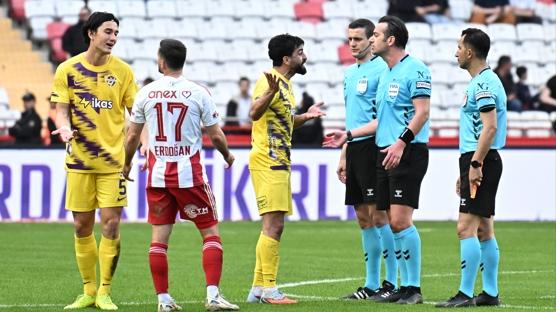 Umut Bozok: T�rk futbolunda bir �eyler oluyor