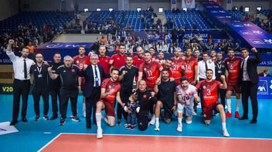 Ziraat Bankkart, �stanbul Gen�likspor'u ge�ip finale ��kt�