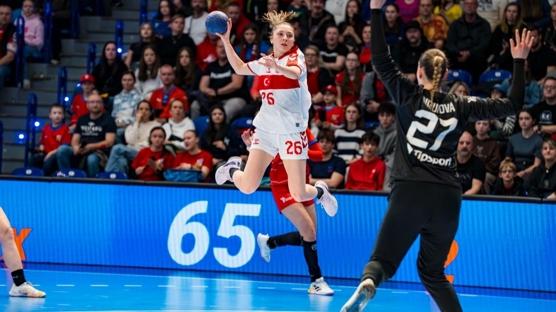 A Milli Kad�n Hentbol Tak�m�, Macaristan ma��na odakland�